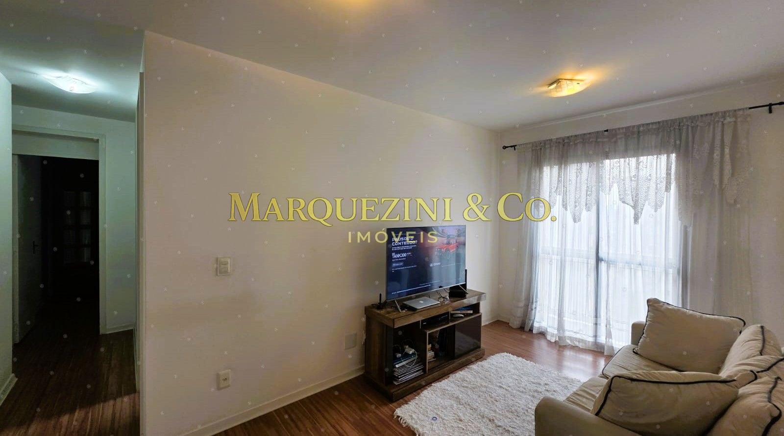 Apartamento 56 metros quadrados com 2 dormitórios com vaga coberta.