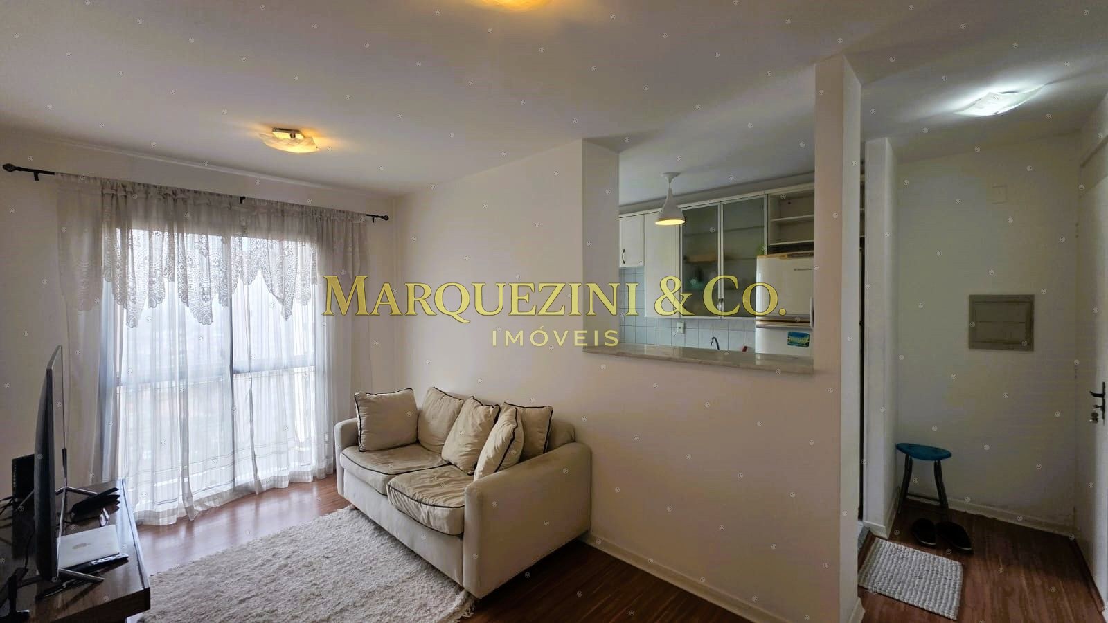 Apartamento 56 metros quadrados com 2 dormitórios com vaga coberta.