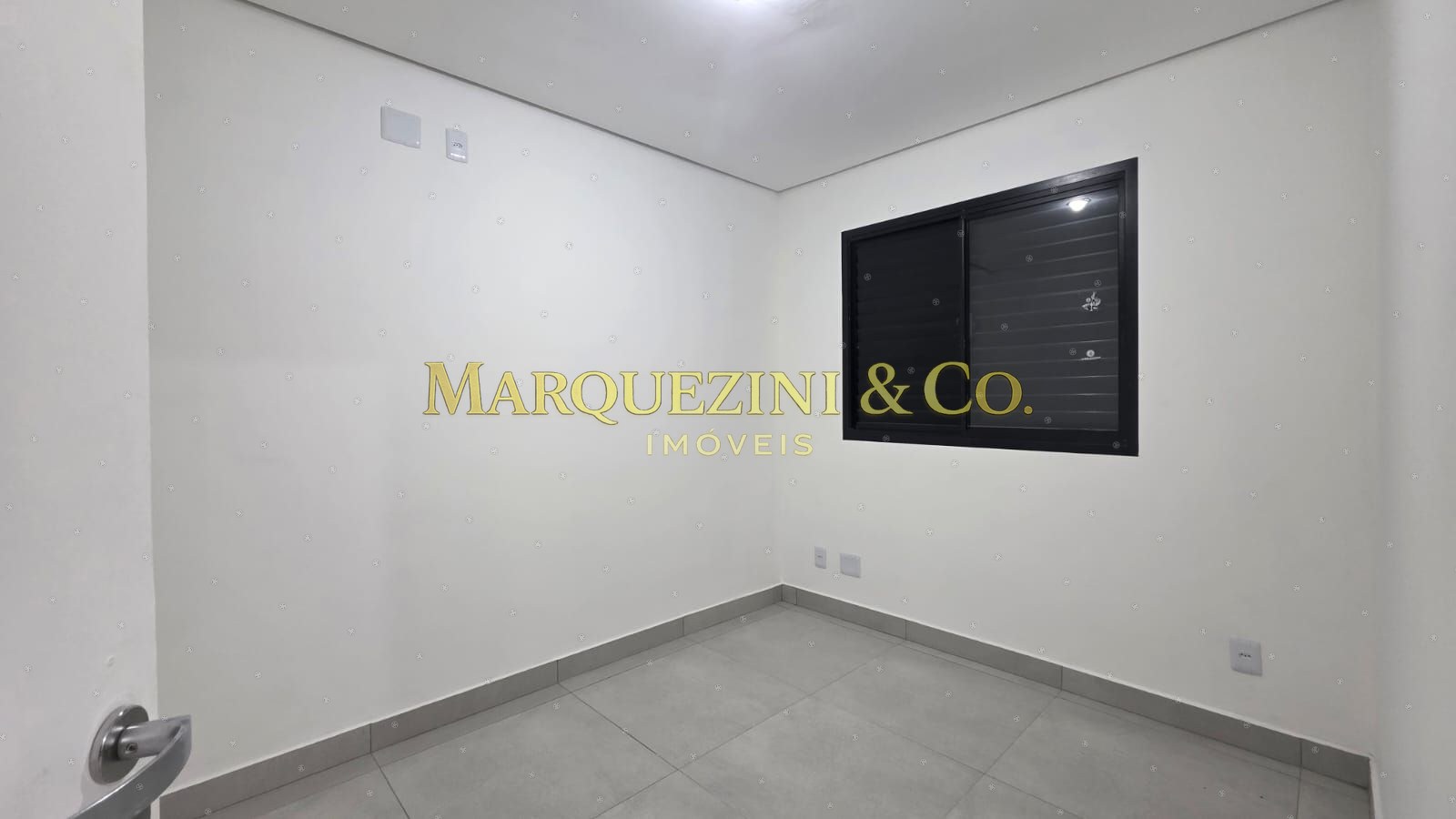 Apartamento 2 dormitórios com vaga