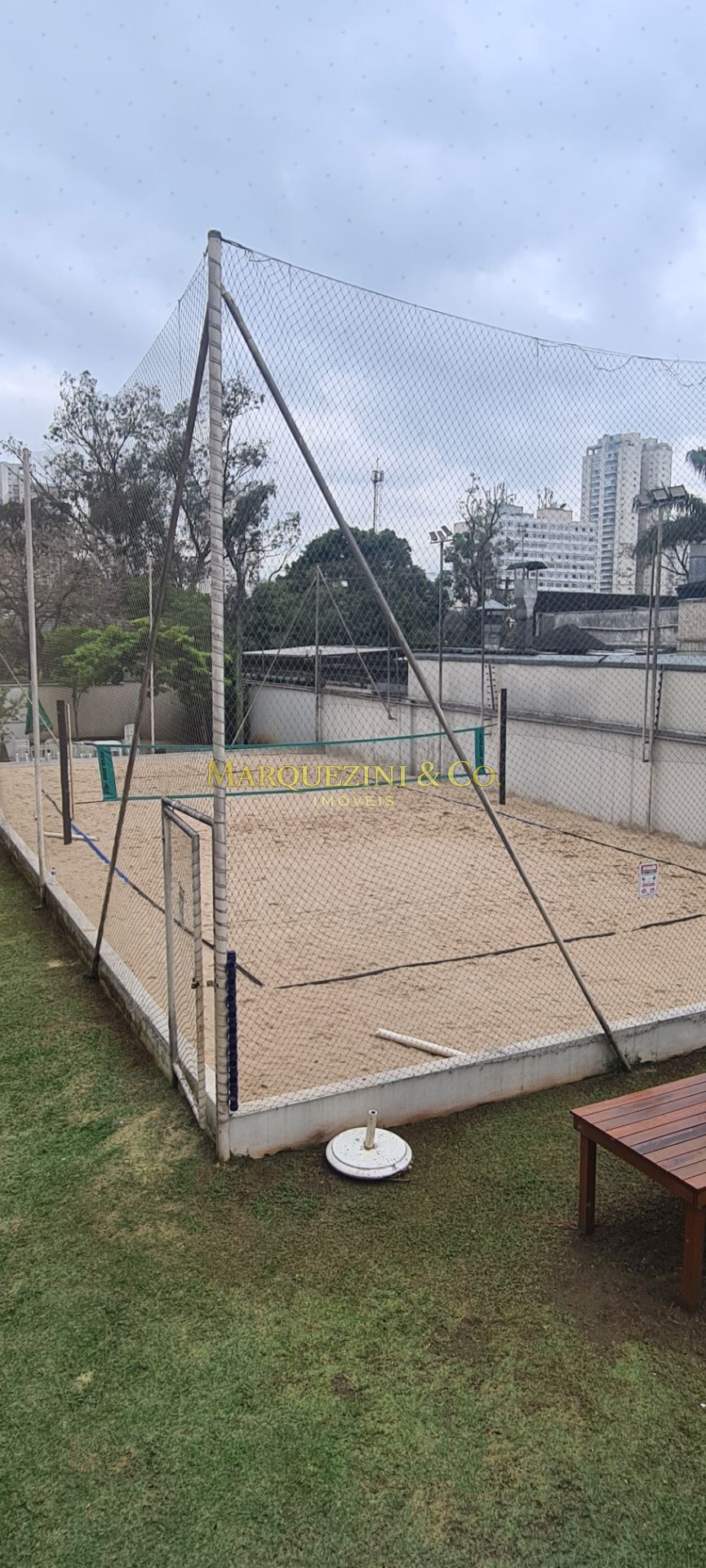 Apartamento locação condomínio clube