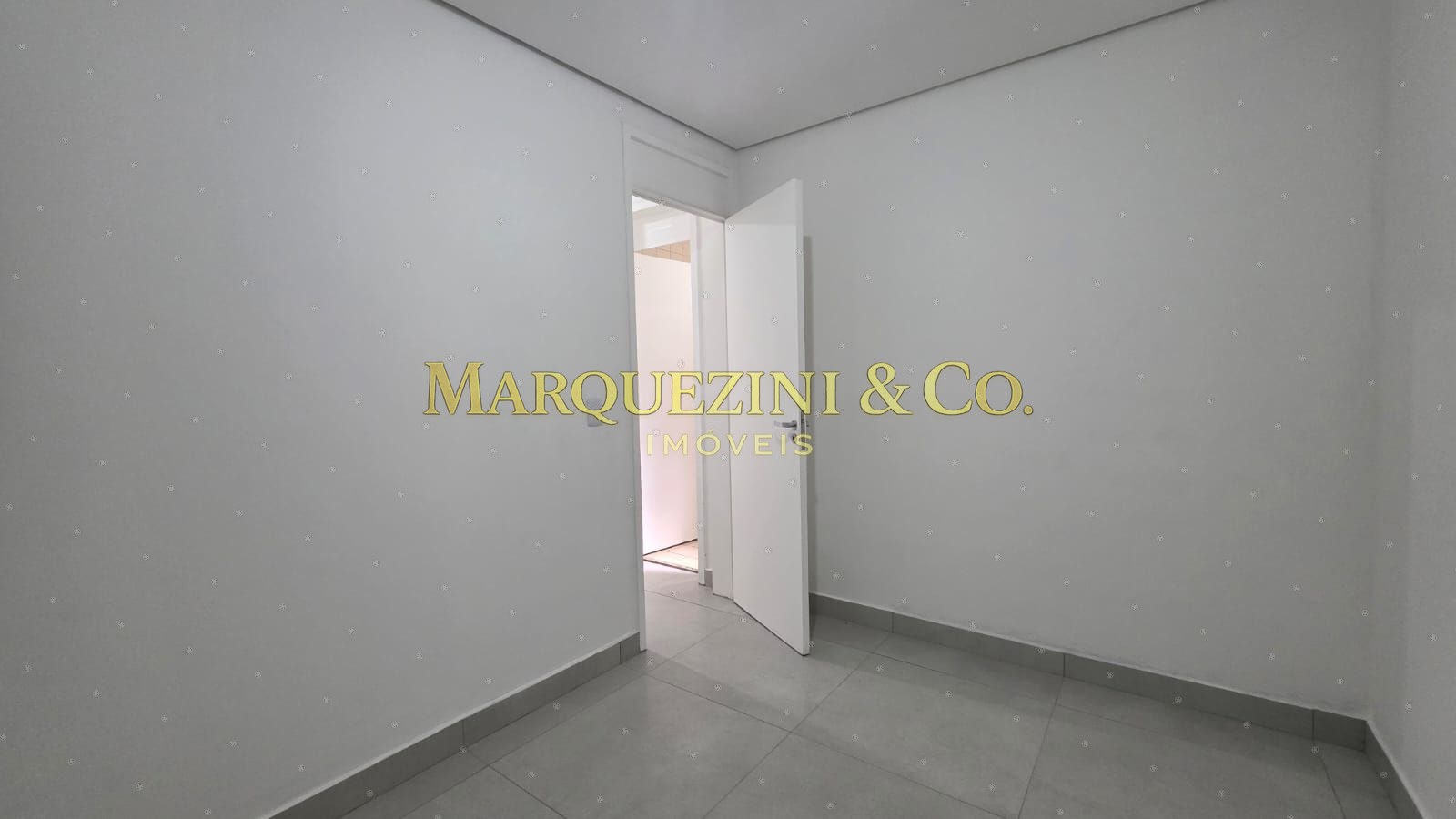 Apartamento 2 dormitórios com vaga