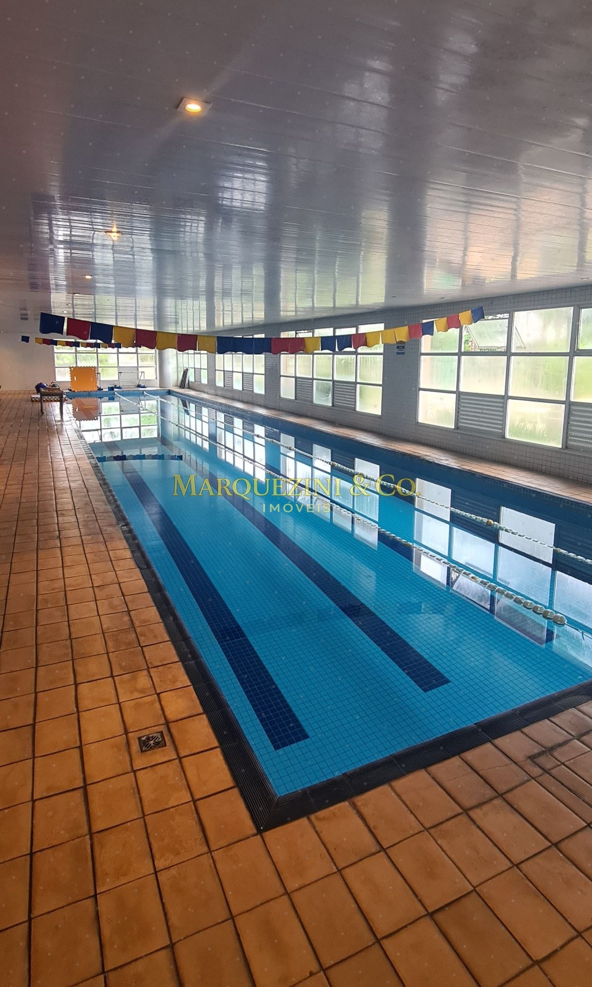 Apartamento locação condomínio clube