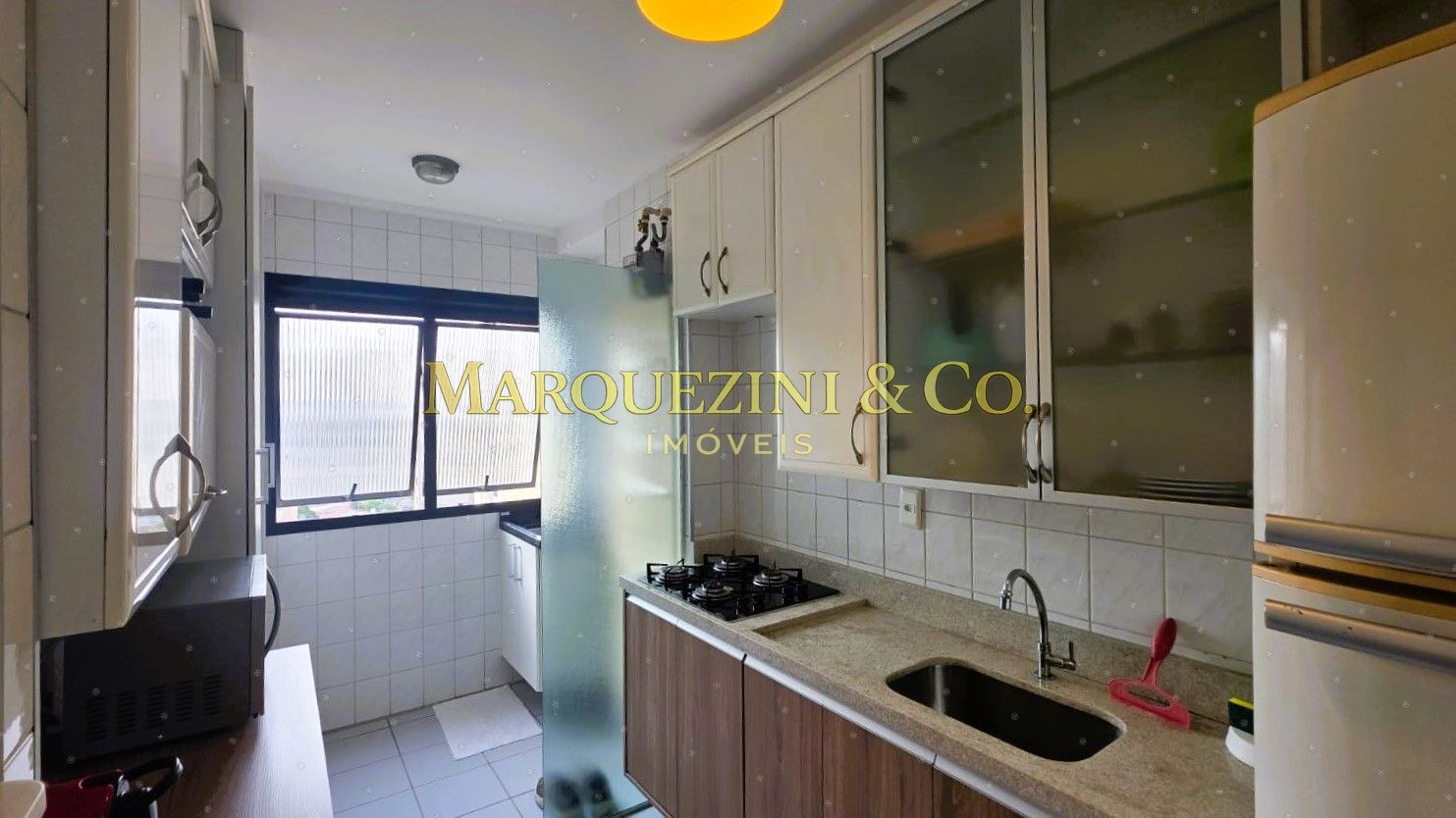 Apartamento 56 metros quadrados com 2 dormitórios com vaga coberta.