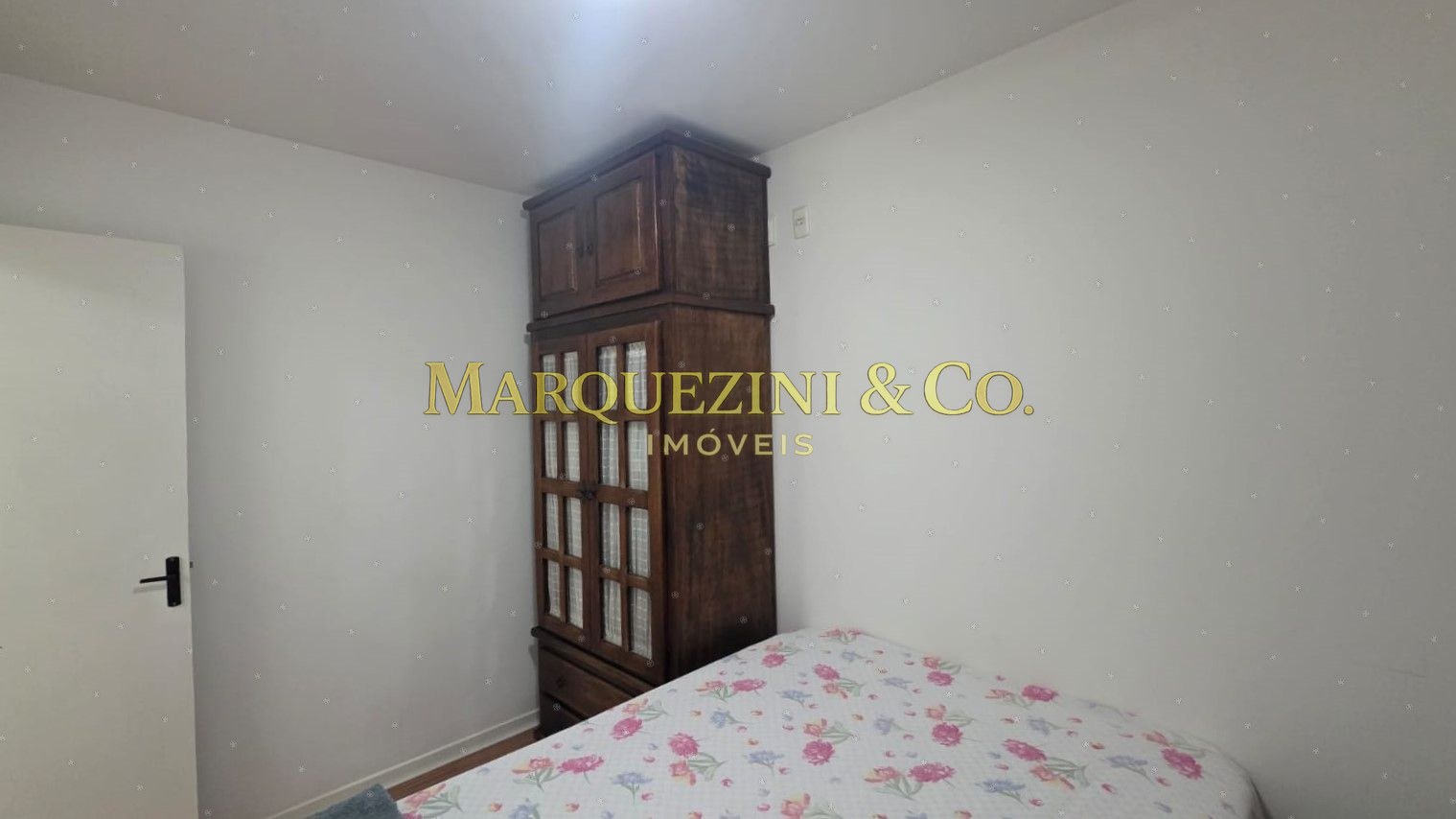 Apartamento 56 metros quadrados com 2 dormitórios com vaga coberta.