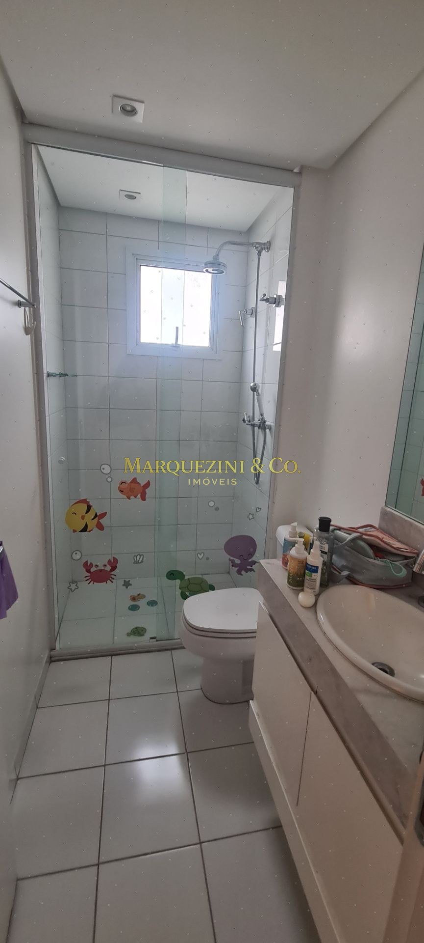Apartamento locação condomínio clube