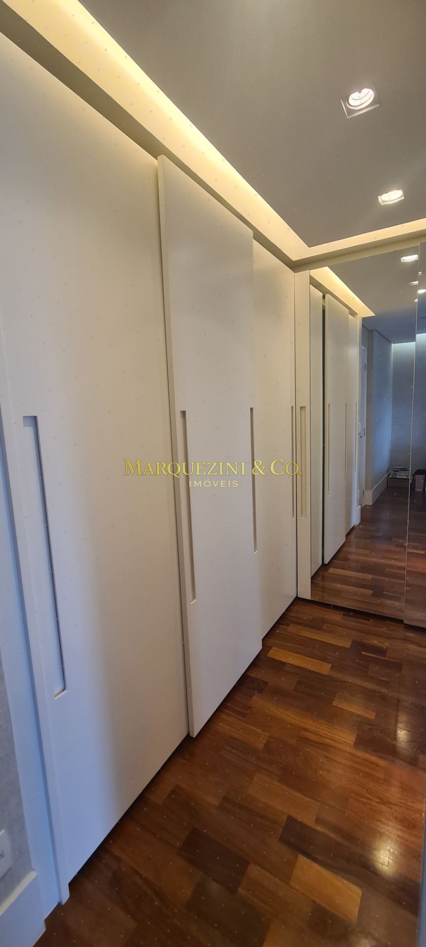 Apartamento locação condomínio clube
