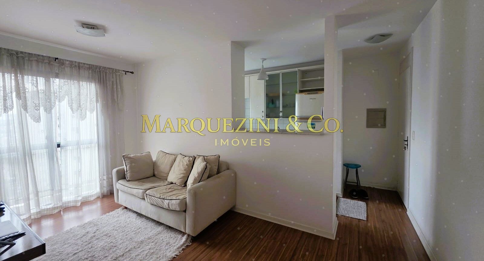 Apartamento 56 metros quadrados com 2 dormitórios com vaga coberta.