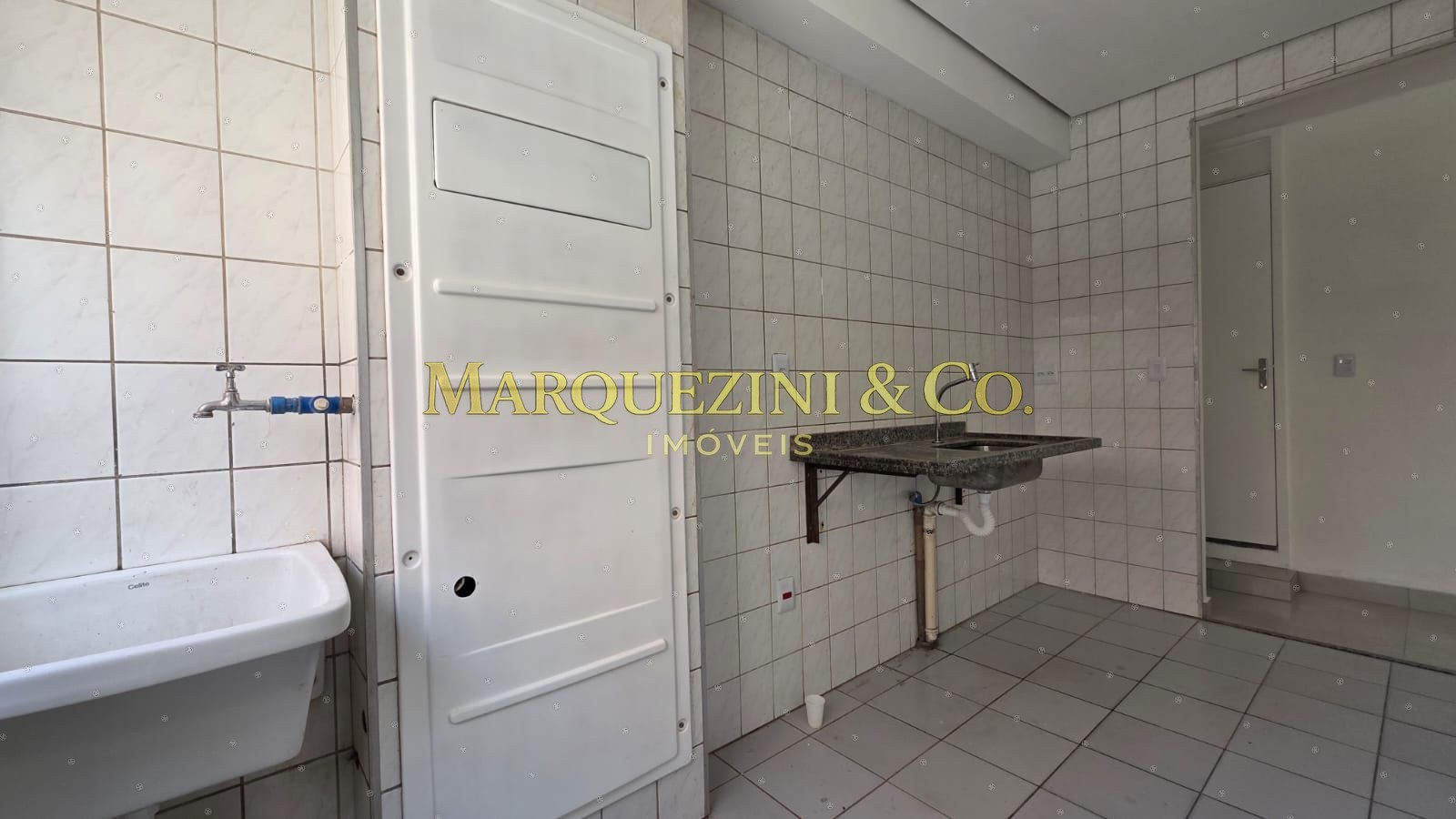 Apartamento 2 dormitórios com vaga